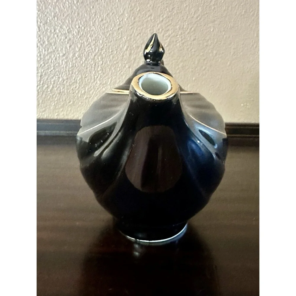 Hall Pottery Black Gold Aladdin Teapot Genie 6 Cup 0670 USA